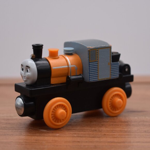 Dash Orange 2012 - Thomas & Friends Wooden Railway Train Engine Magnetic Y4384 - Picture 3 of 7